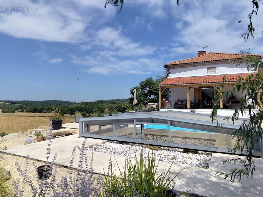 Maison à CHARROUX
