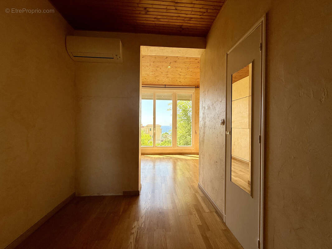 Appartement à ROQUEBRUNE-CAP-MARTIN