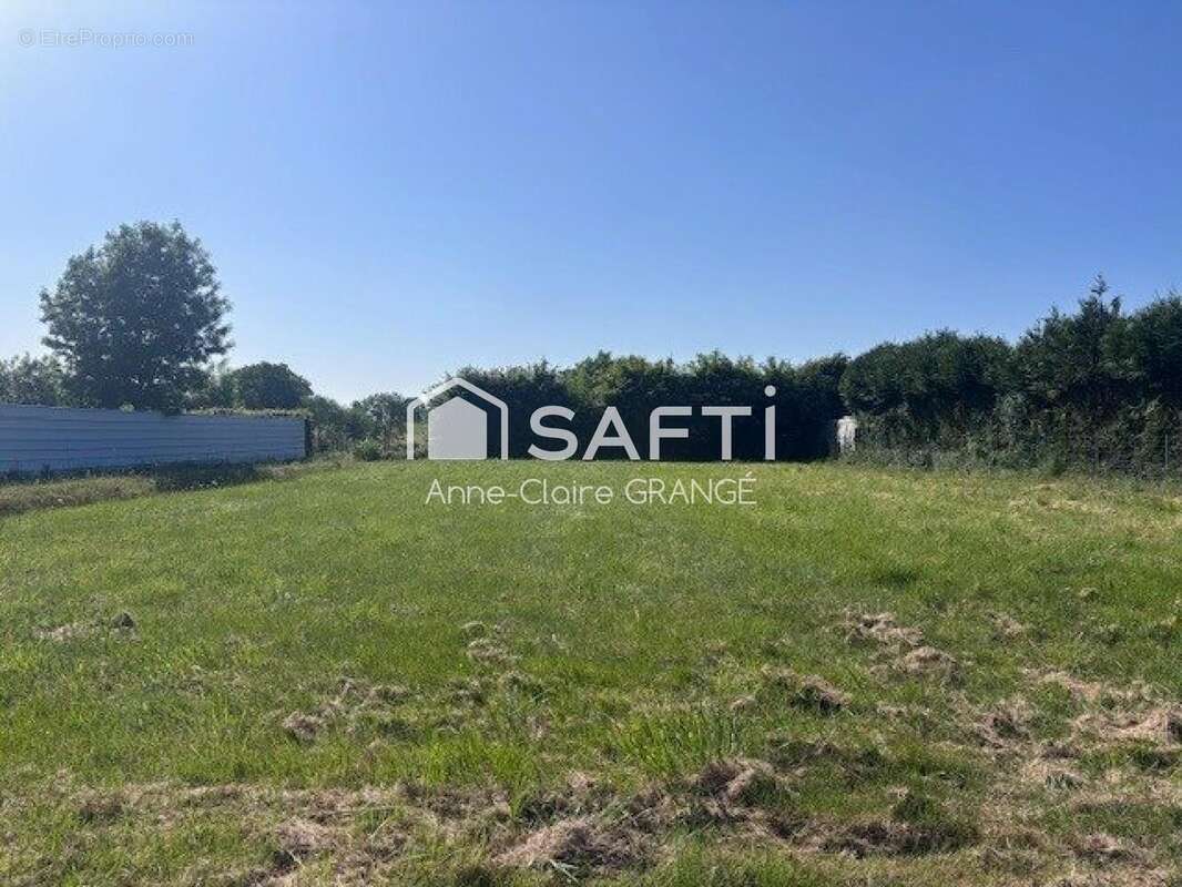 Photo 3 - Terrain à MONTREUIL-LE-CHETIF