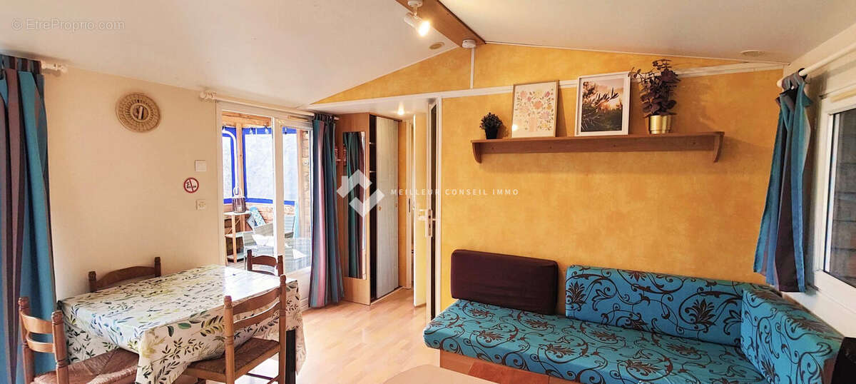 Appartement à CAUREL