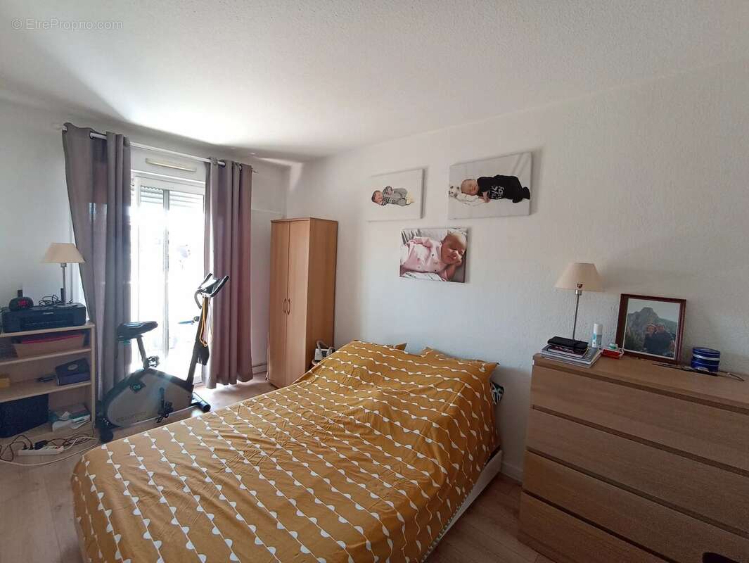 Appartement à SAINT-LAURENT-DU-VAR