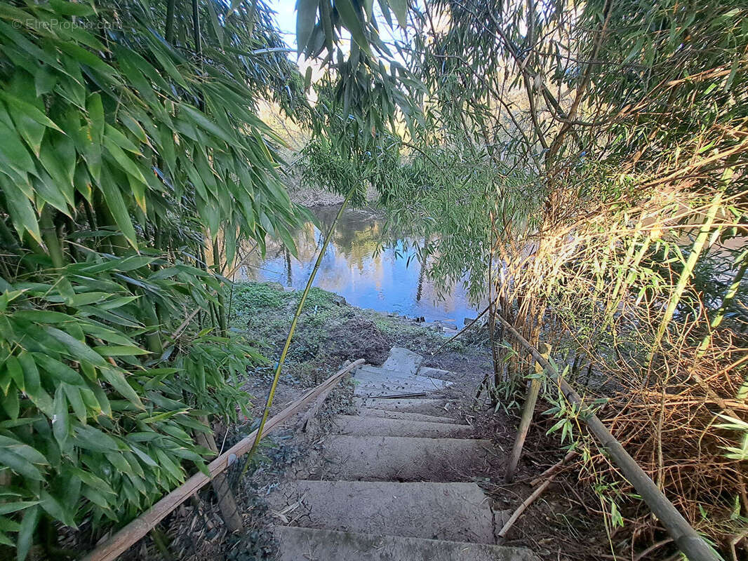 Autre à VOUNEUIL-SUR-VIENNE
