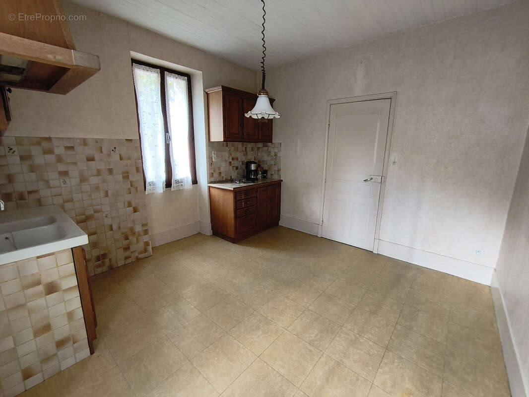 Maison à DECAZEVILLE