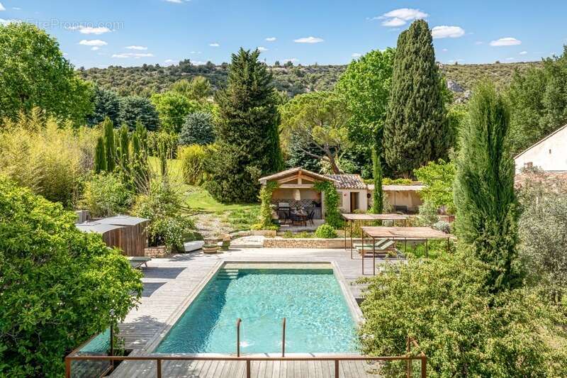 Maison à SAINT-SATURNIN-LES-APT