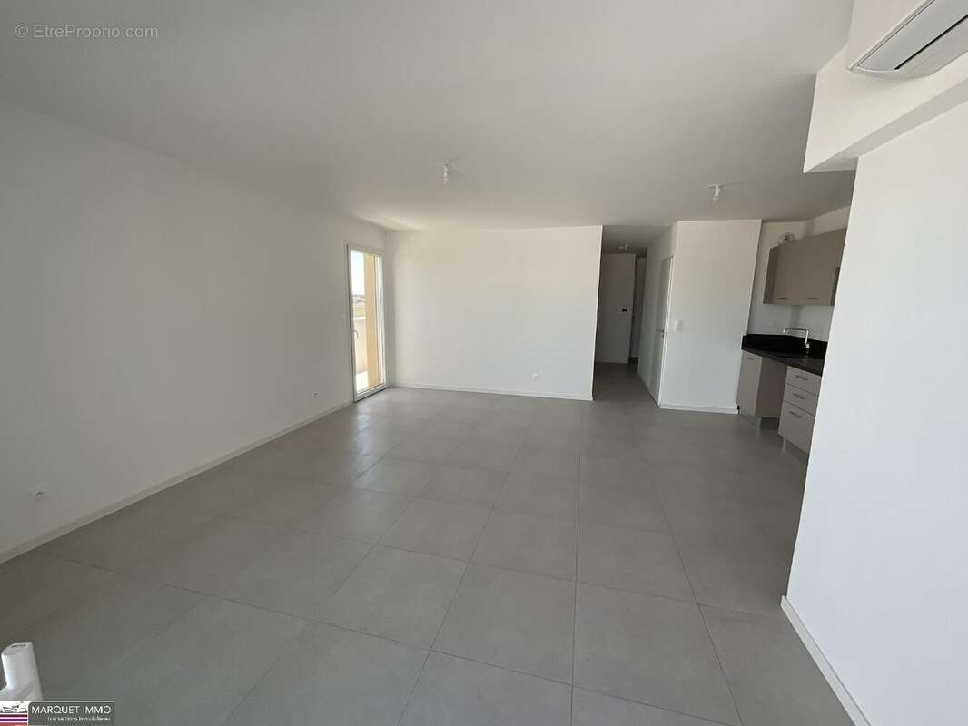 Appartement à SAUVIAN