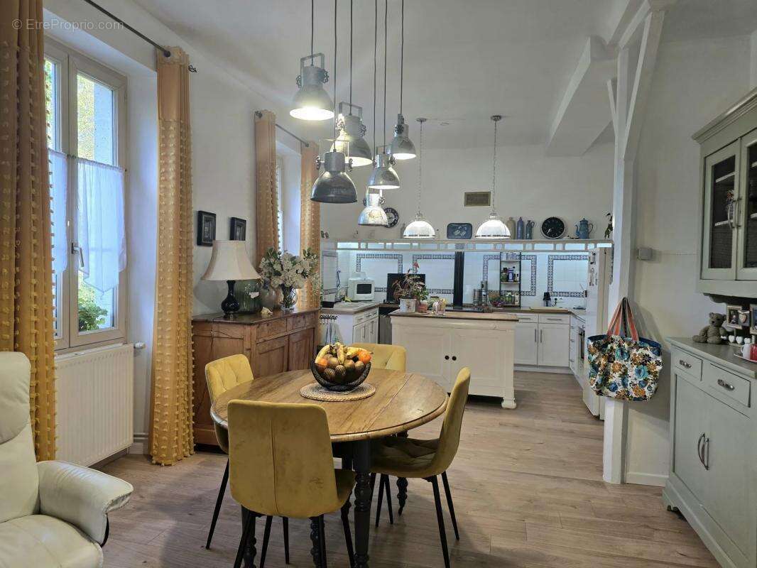 Maison à VILLETOUREIX