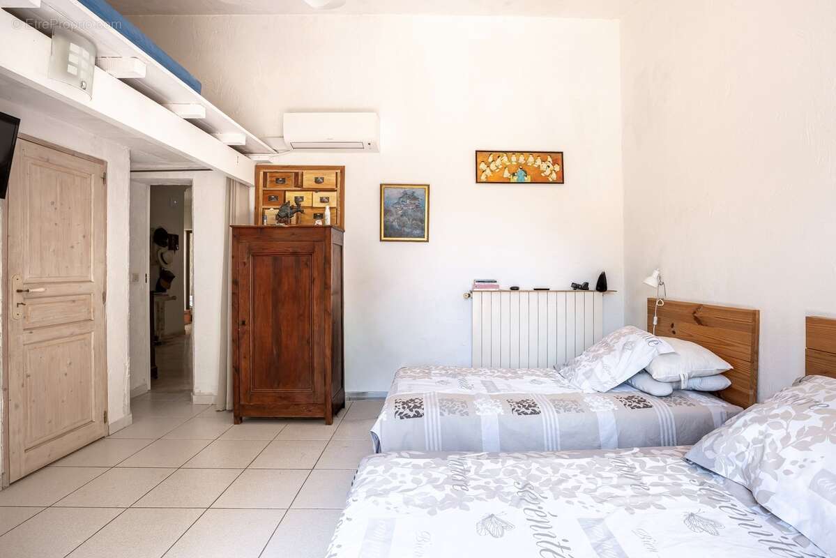 Maison 161 m² à Vence  - photo 4