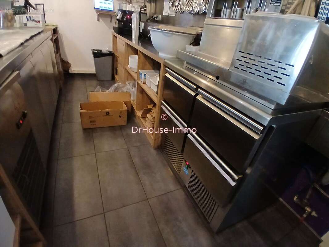 Commerce 79 m² à Aubagne  - photo 8