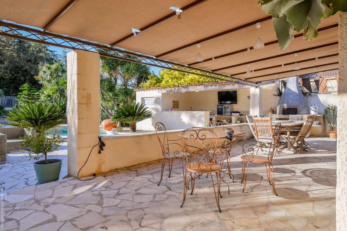 Villa avec piscine  CEYRESTE (13) - photo 8