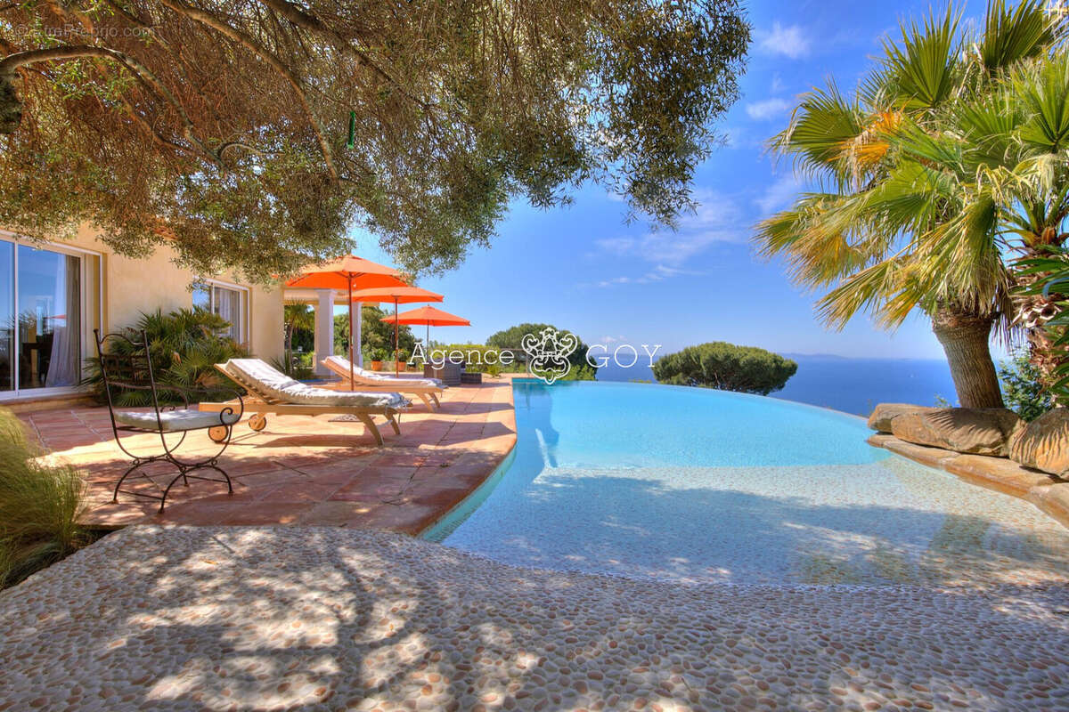 Maison 237 m² à Rayol-Canadel-Sur-Mer  - photo 3