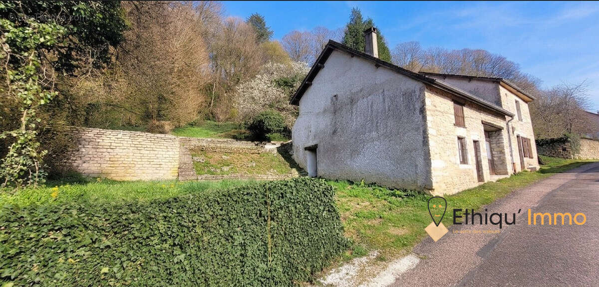 Maison à VITRY-LES-NOGENT