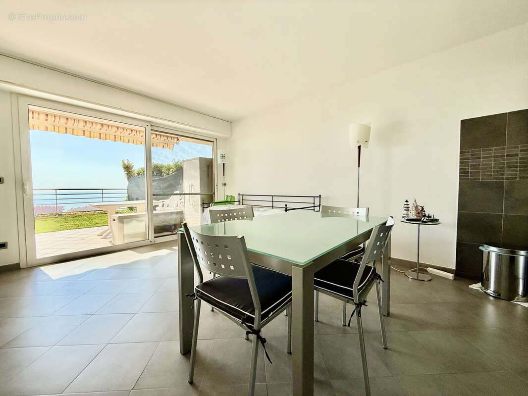 Appartement à BEAUSOLEIL