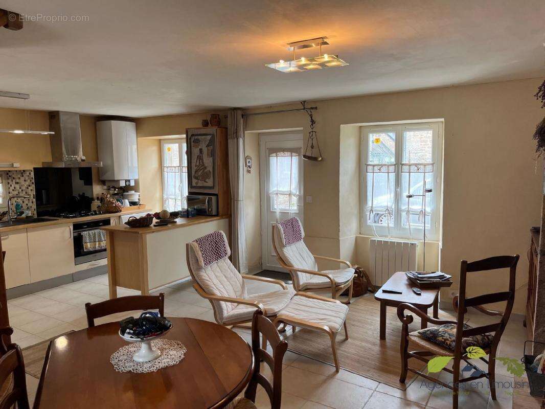 Maison 55 m² à Tarnac  - photo 4