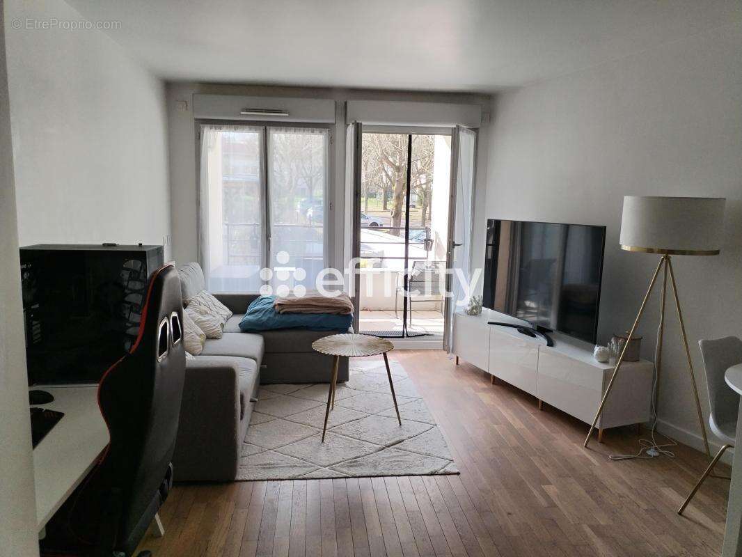 Appartement à SAINT-CYR-L'ECOLE