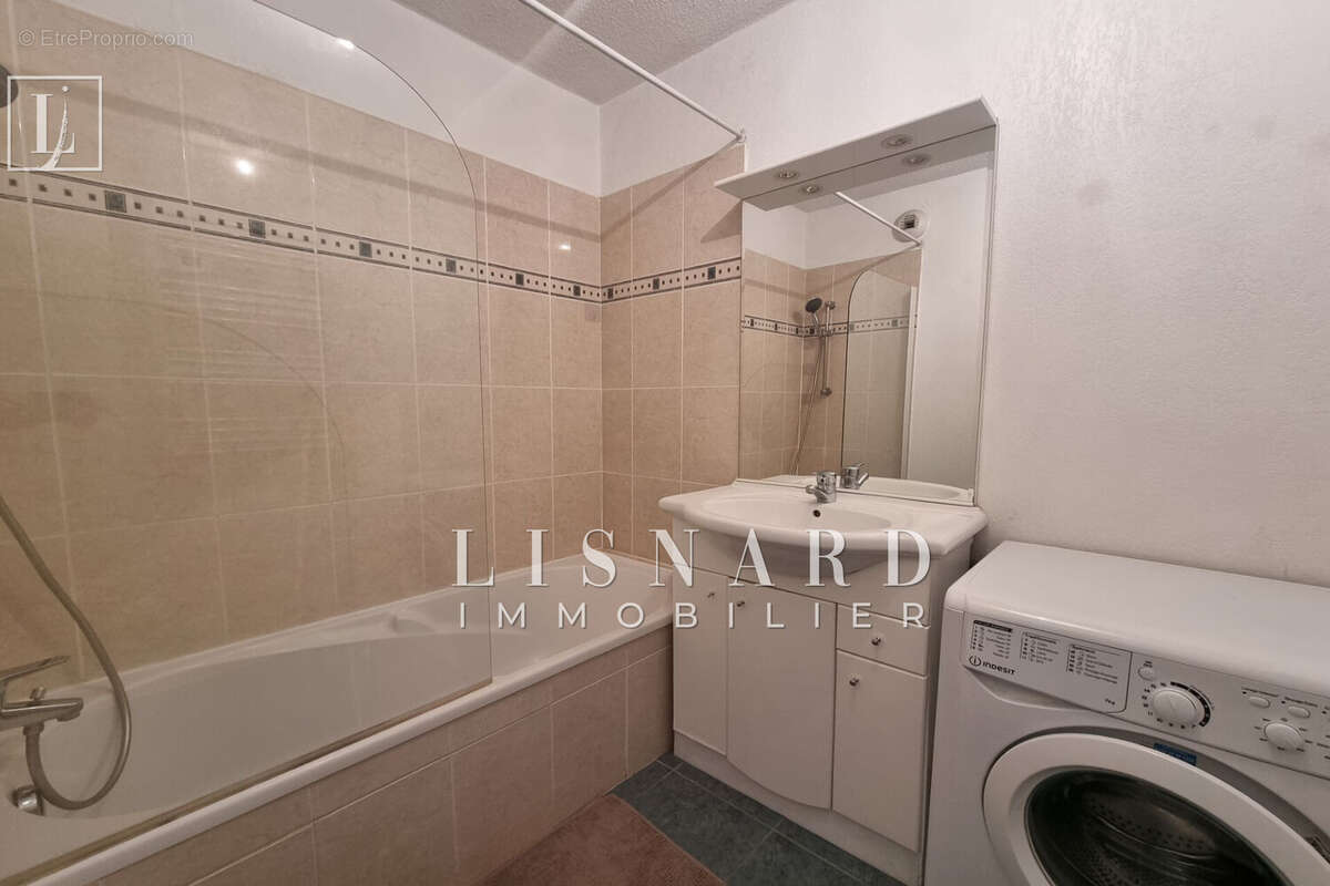 Appartement à VALLAURIS