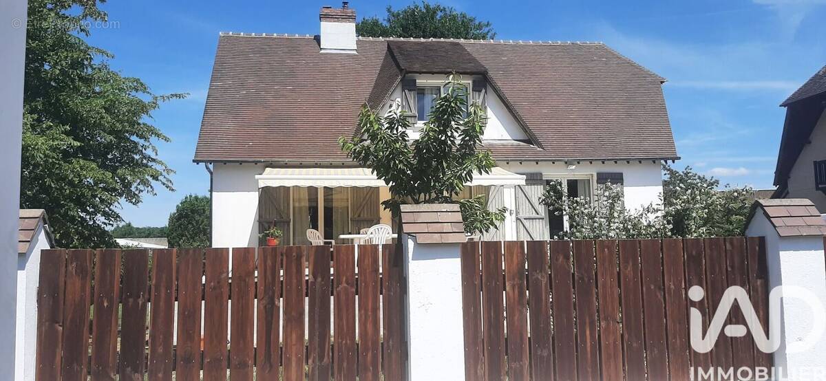 Photo 1 - Maison à ANGERVILLE-LA-CAMPAGNE