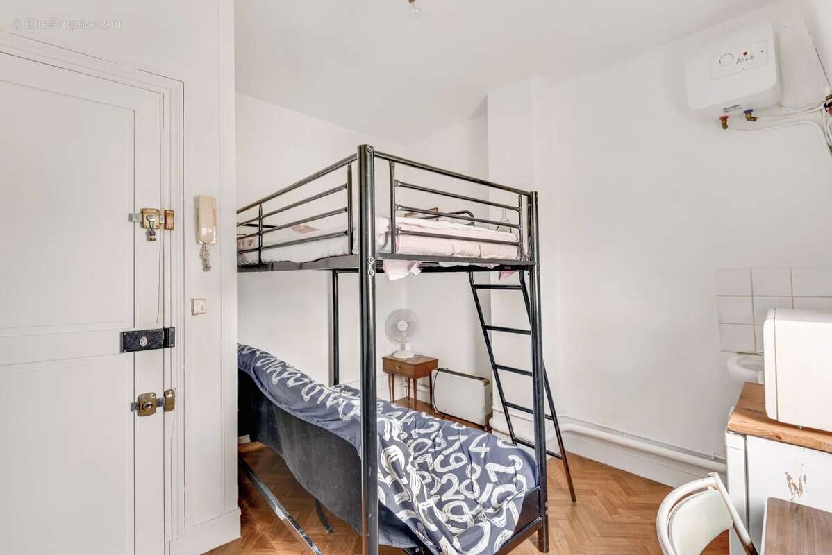Appartement à PARIS-8E