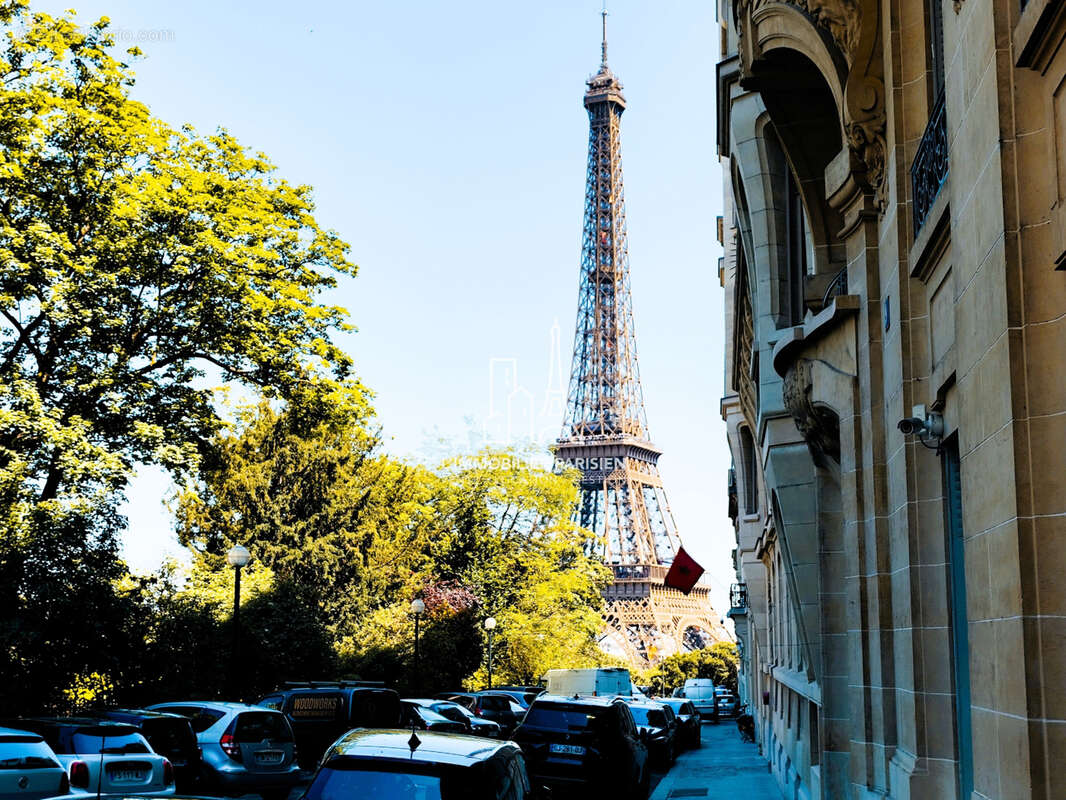 Appartement à PARIS-16E