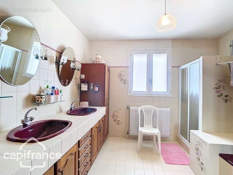 Maison à SAINT-VARENT