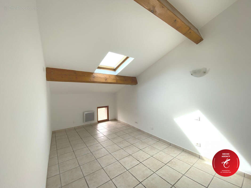 Chambre 2 - Appartement à LA MOTTE