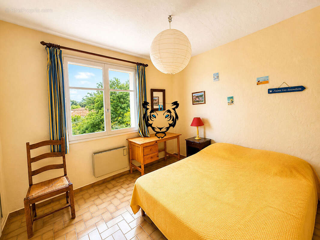Maison à LES ISSAMBRES