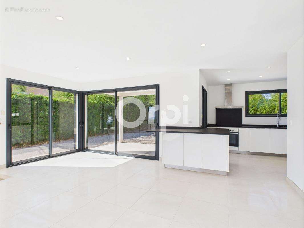 Maison à LES ADRETS-DE-L&#039;ESTEREL