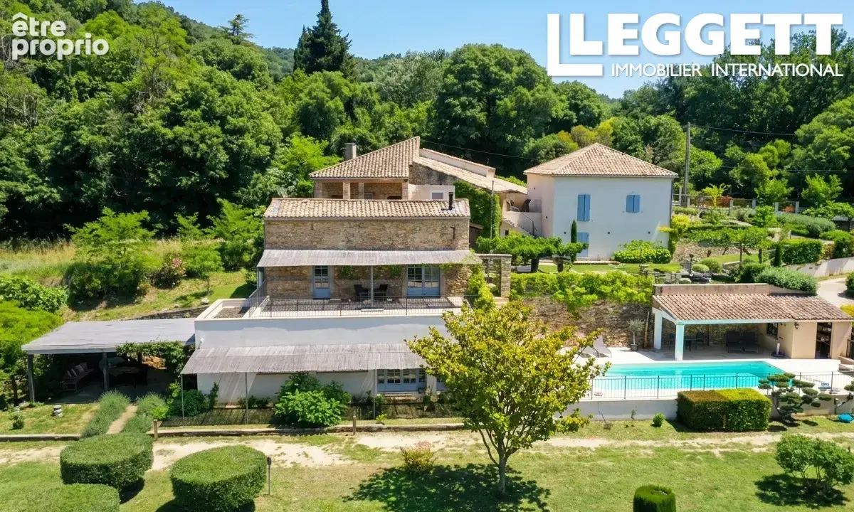 Magnifique Mas en pierre rénové par un architecte avec oliveraie et vue exceptionnelle près Uzès - photo 1