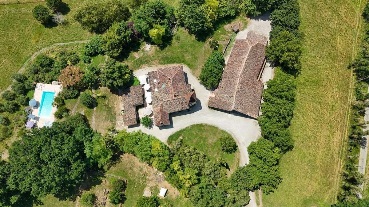 Maison à CASTELNAU-MONTRATIER