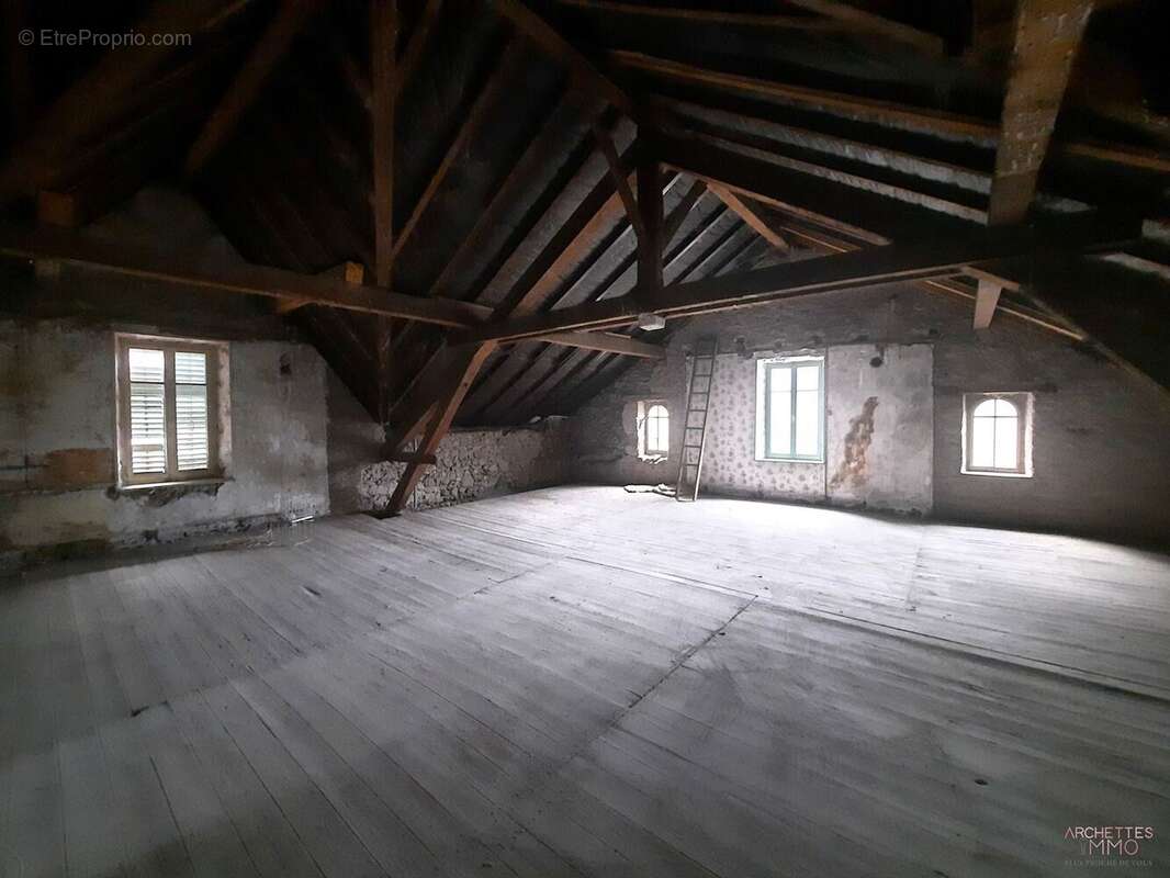 Appartement à FRESSE-SUR-MOSELLE