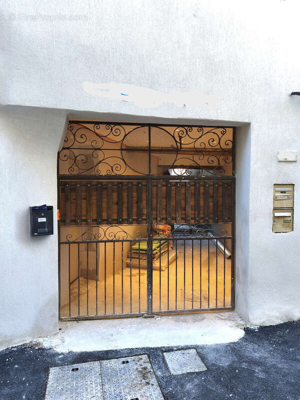 Maison à L'ISLE-SUR-LA-SORGUE