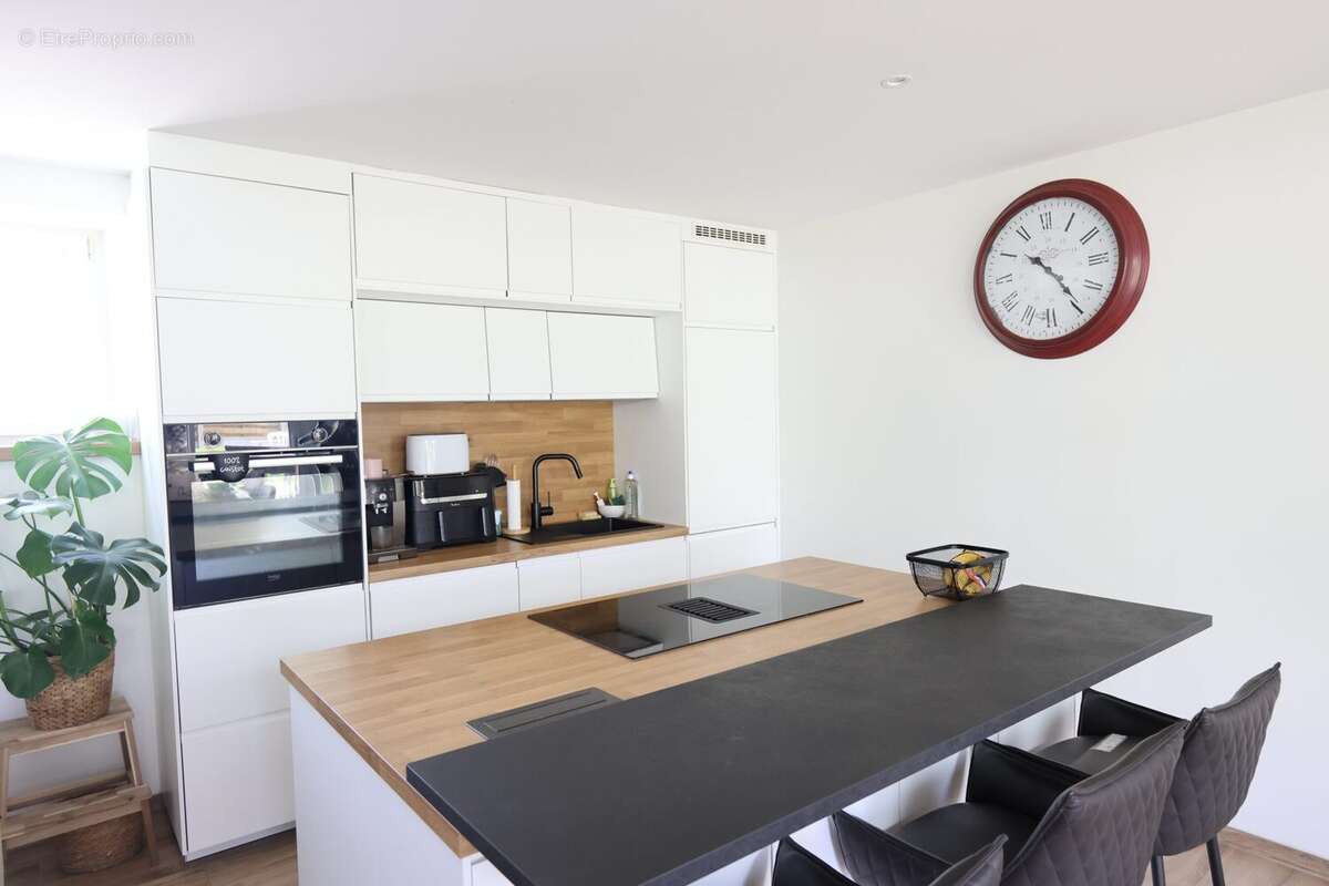 Maison 100 m² à Saint-Pol-De-Leon  - photo 7