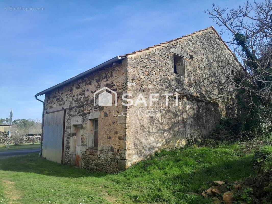 Photo 1 - Maison à SAINT-CAPRAIS