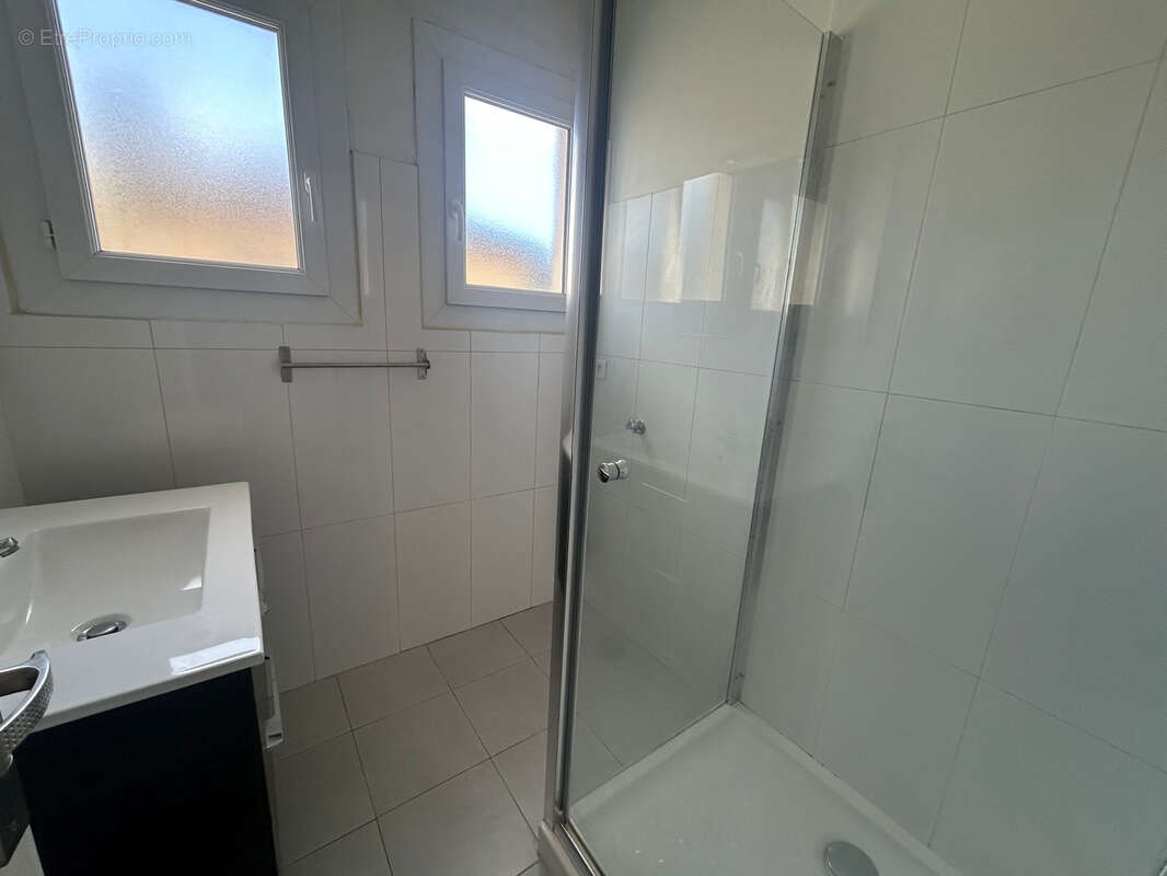 Appartement à CONTES