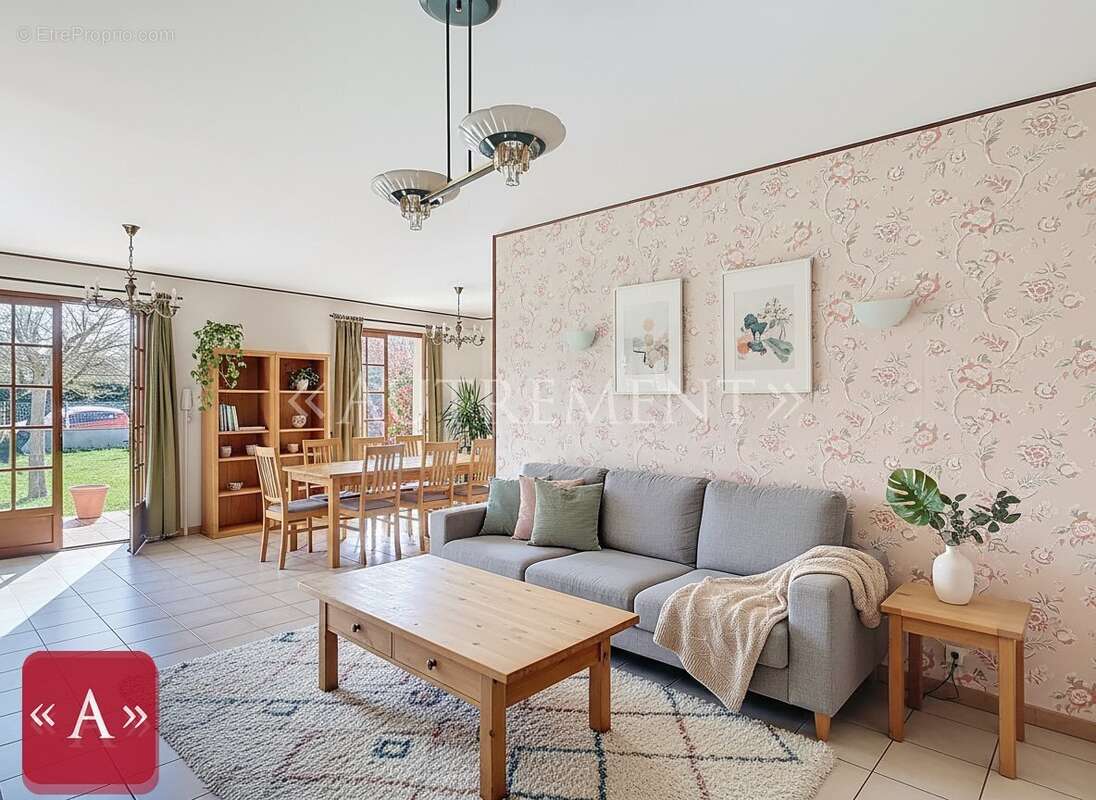 Maison à SAINT-SULPICE