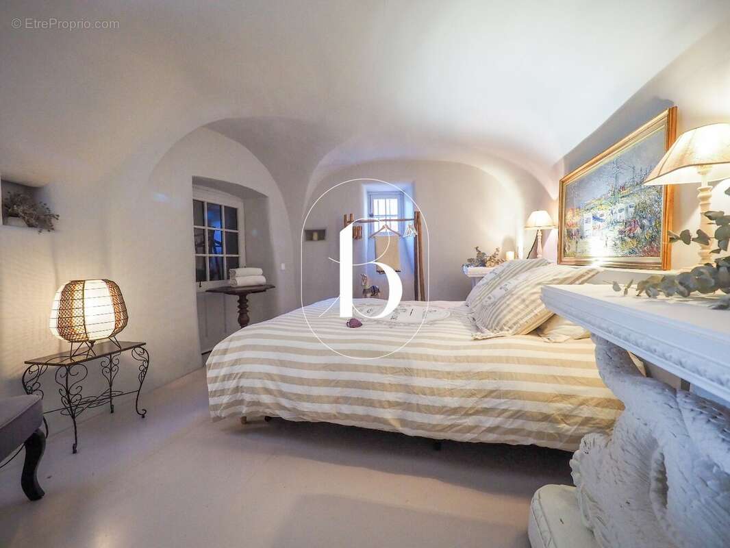 Maison à LUSSAN