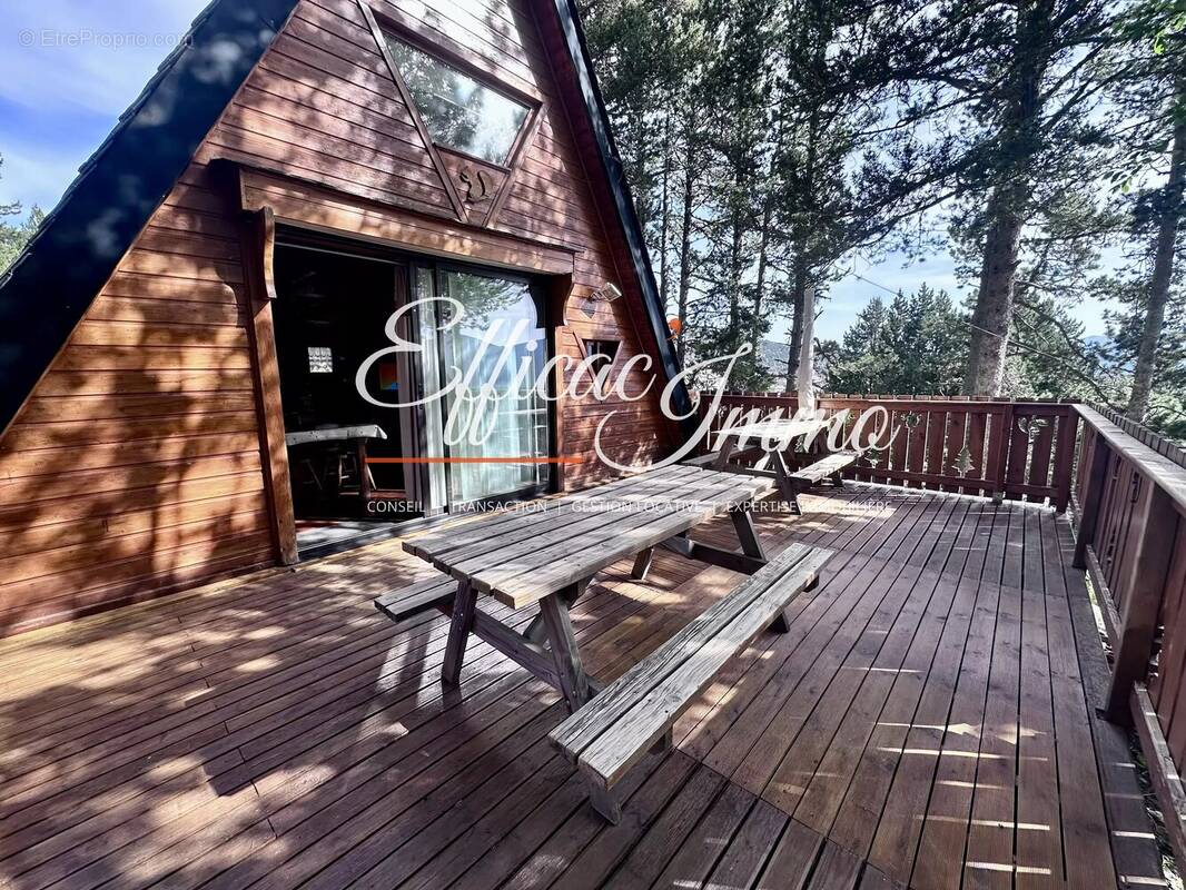 Les angles – chalet 4 faces – 90 m² – terrain de 1 185 m² – vue lac de matemale – vendu meublé - photo 20