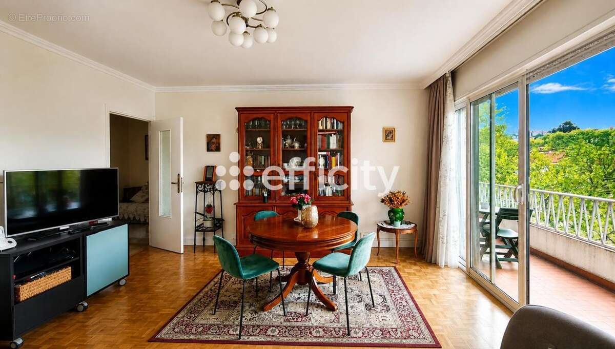 Appartement à SAINT-ETIENNE
