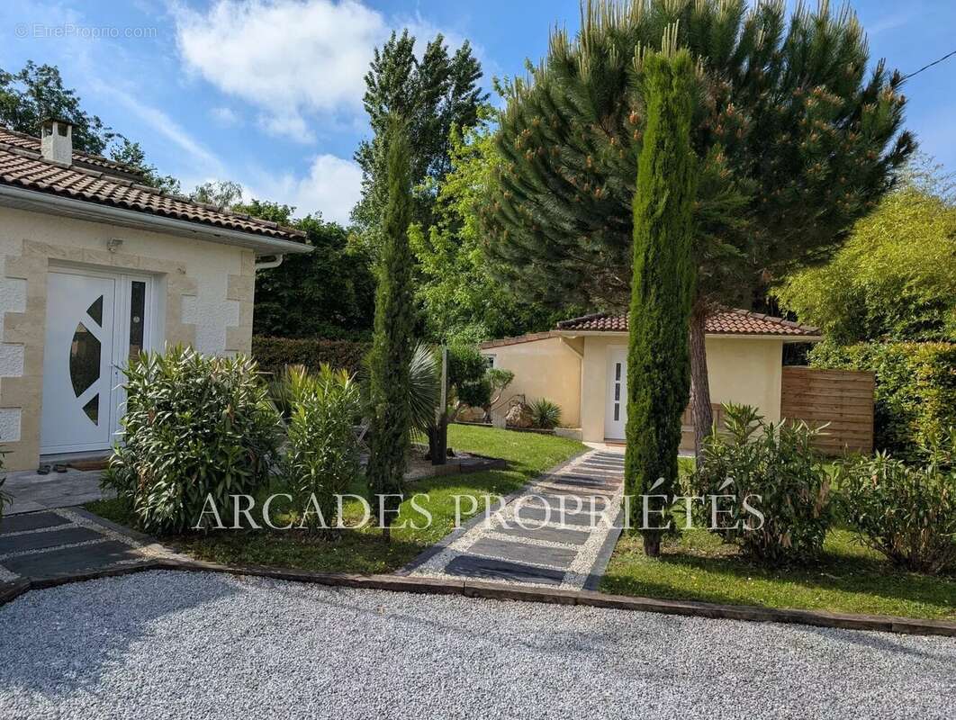 Maison à SAINT-SULPICE-ET-CAMEYRAC