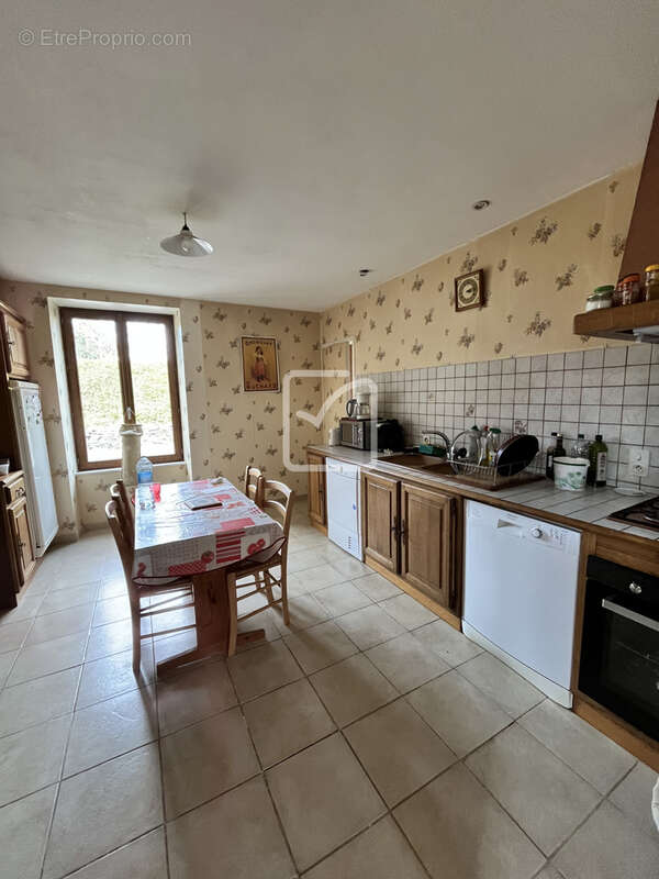 Maison à OBJAT
