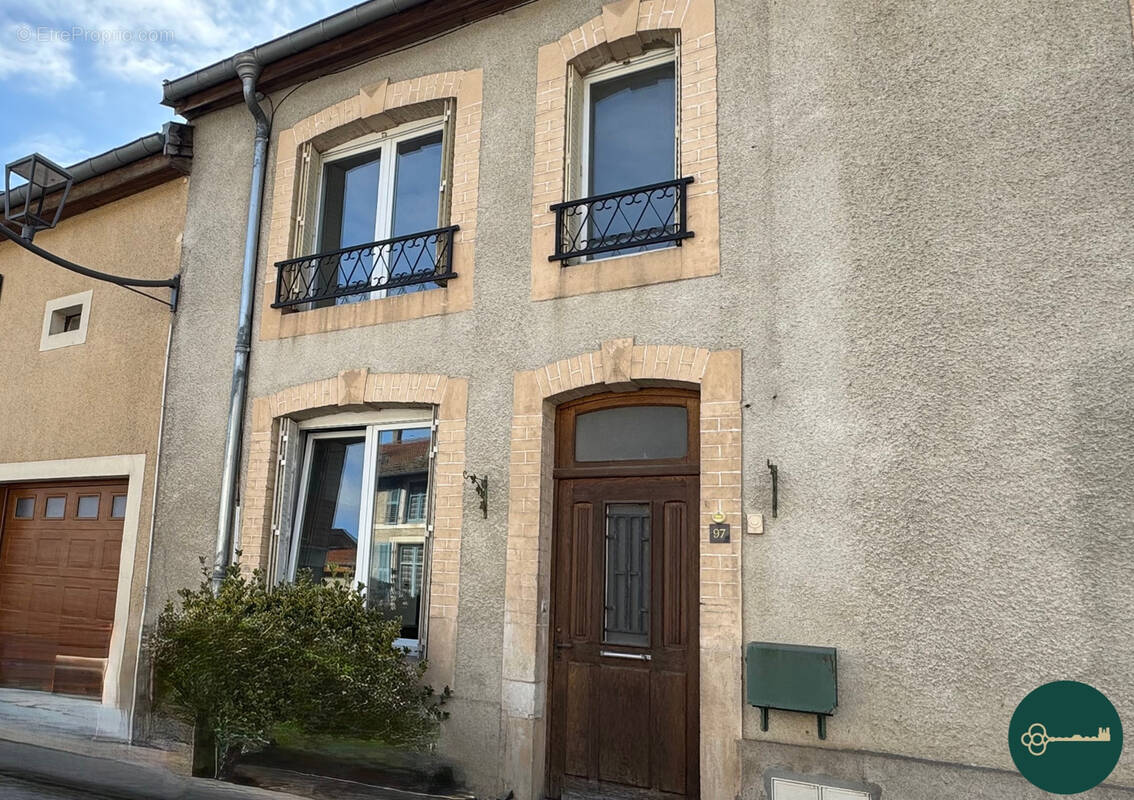 Maison à LUCEY
