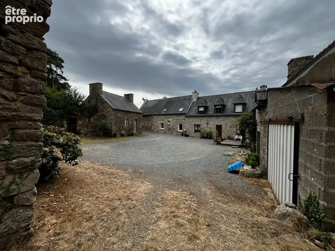 Saint-Brandan - Ensemble Immobilier - 2 Maisons et dépendances - photo 11