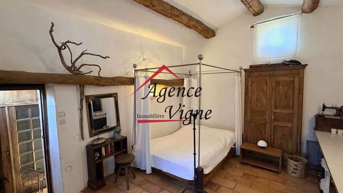 Maison à SAINT-VICTOR-DE-MALCAP