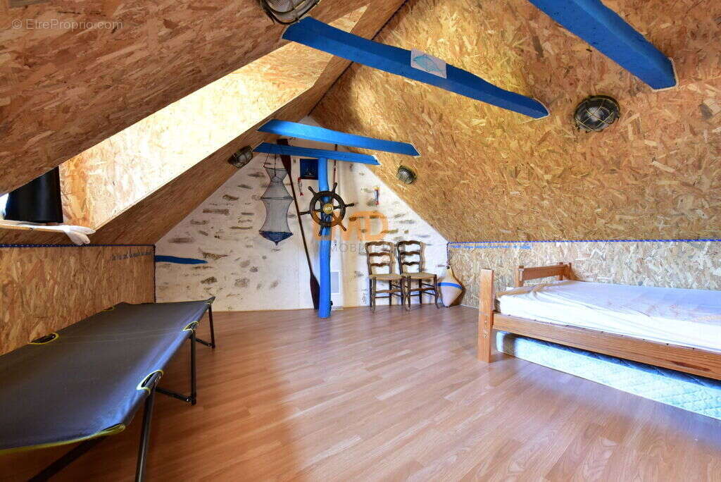 Maison à SALLES-CURAN