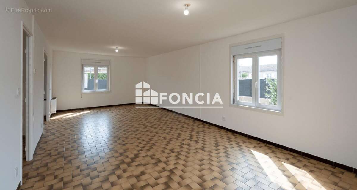 GUILHERAND-GRANGES - Maison 106 m² avec 3 chambres avec garage - photo 5