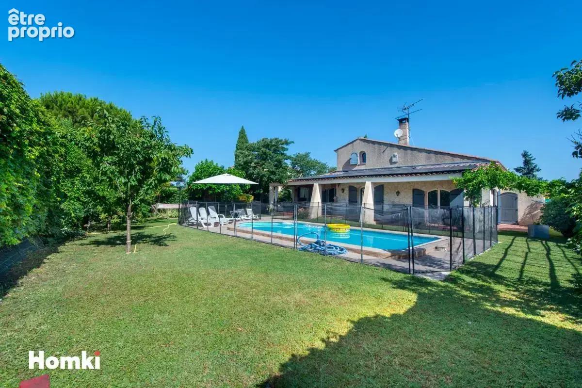 MARIGNANE – Maison familiale authentique 8 pièces 200m² avec piscine - photo 24