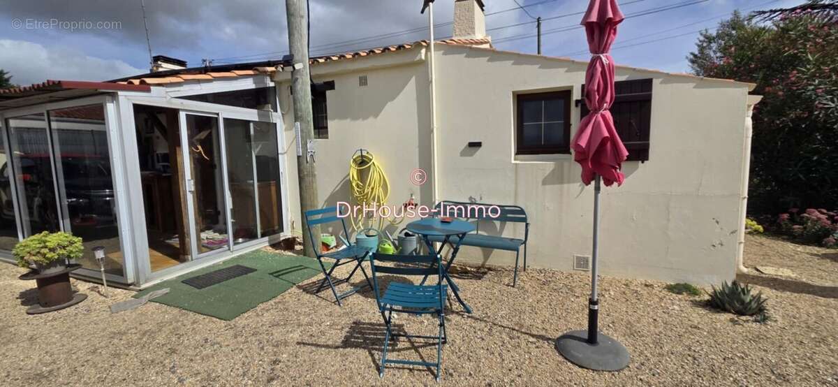 Maison à CHAMPAGNE-LES-MARAIS