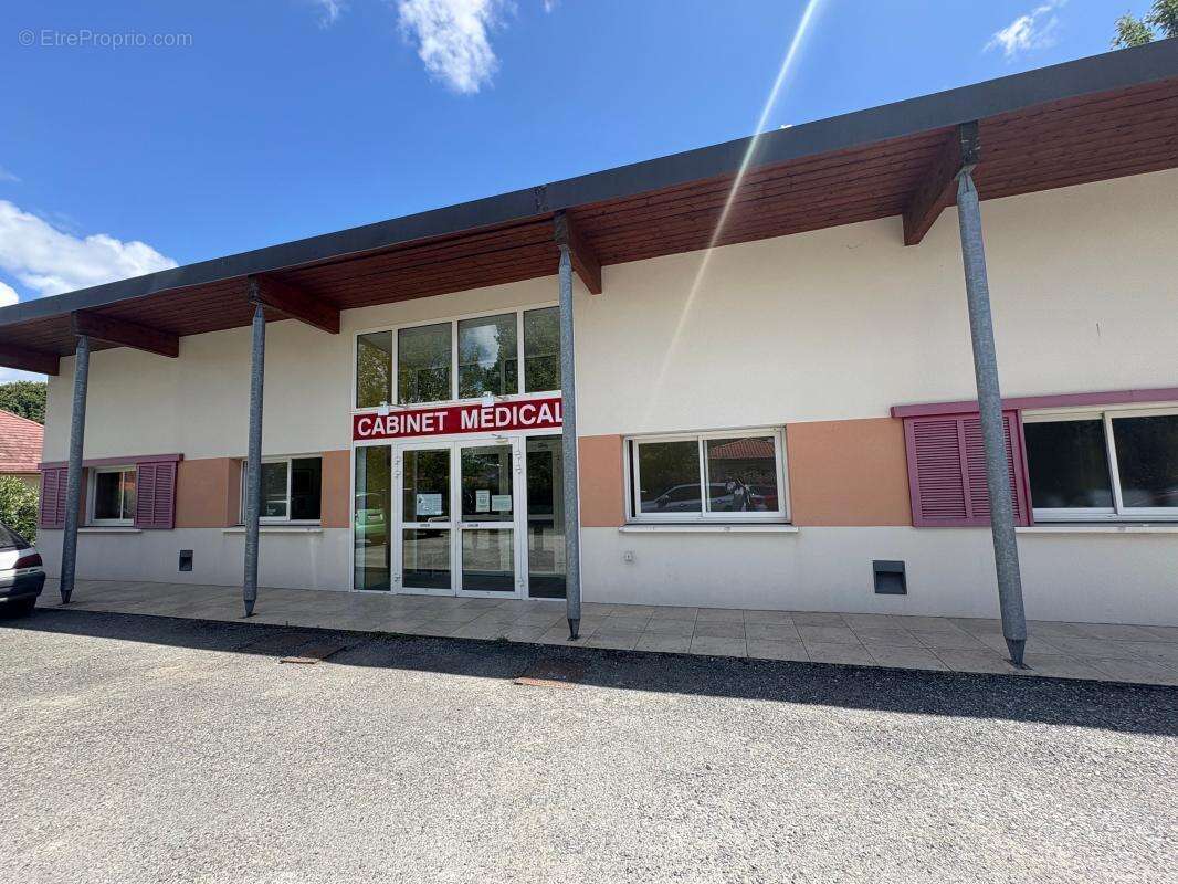 Soumoulou, Entre Pau et Tarbes, bureaux à vendre de 170m2 sur 1330m2 de terrain (parkings) - photo 2