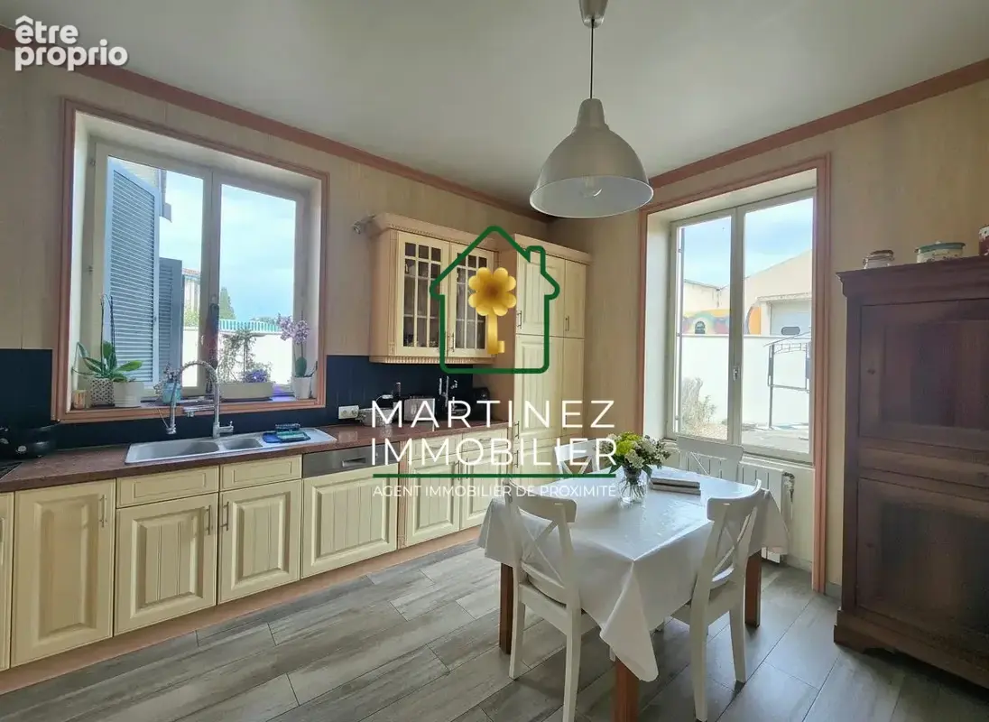 Maison 6 pièces 138 m² à vendre à Saint-Bonnet-De-Mure (69720) - photo 5