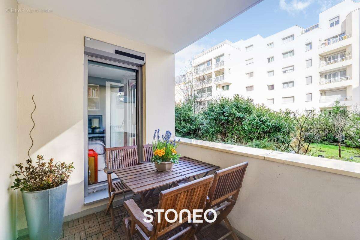 Appartement à PARIS-14E