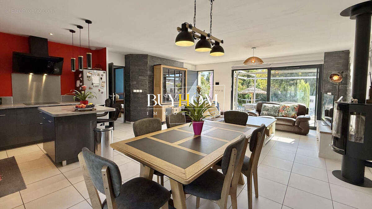 Maison à PERNES-LES-FONTAINES